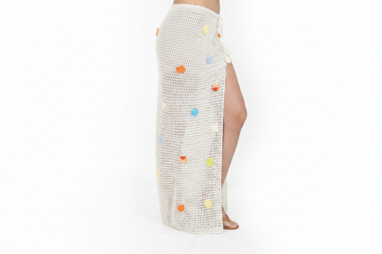 Saia Longa Feminina em Crochê – Artesanal com Fenda e Detalhes Coloridos - Imagem 2